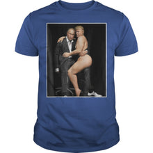 Load image into Gallery viewer, Poutine avec Trump Sexy sur le bureau t-shirt pour hommes
